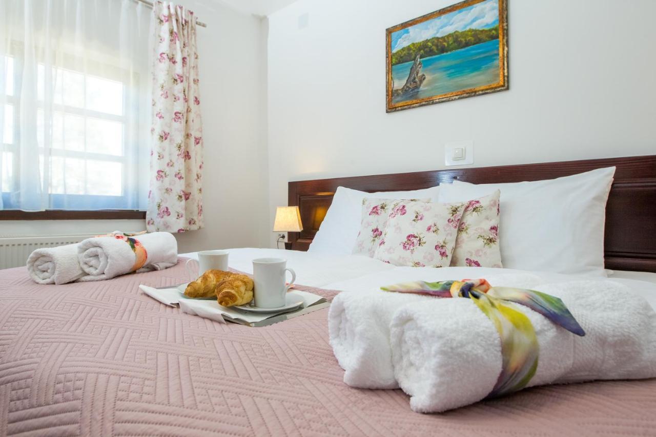 B&B Lady Of The Lake Jezerce Dış mekan fotoğraf
