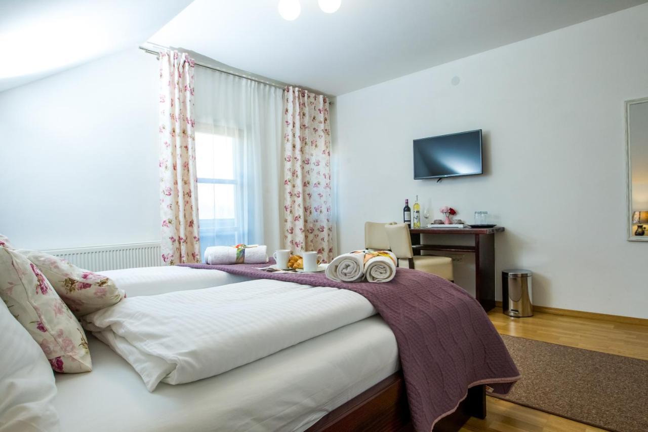 B&B Lady Of The Lake Jezerce Dış mekan fotoğraf